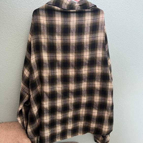 Twist-Front Flannel - Picture 2 of 4